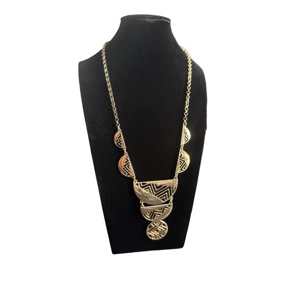 VTG Lot Of 5 Gold‎ Tone Statement Necklaces One Liz Claiborne LCI - Picture 4 of 6